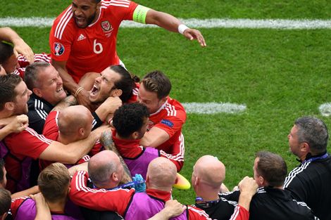 Gareth+Bale+maakt+de+fans+deelgenoot+van+zijn+vreugde2