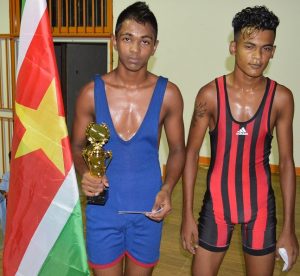 Nickerie wint nipt van De Rest 3