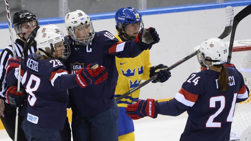 IJshockey vrouwen behalen finale in Sochi
