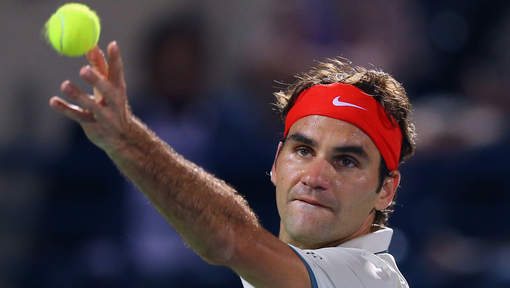 Federer wint met veel moeite