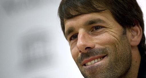 van Nistelrooy nieuwe assistent van Hiddink