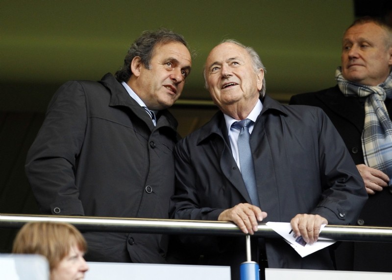 Blatter: ‘Hoeveel wil je?’ – Platini: ‘1 miljoen’