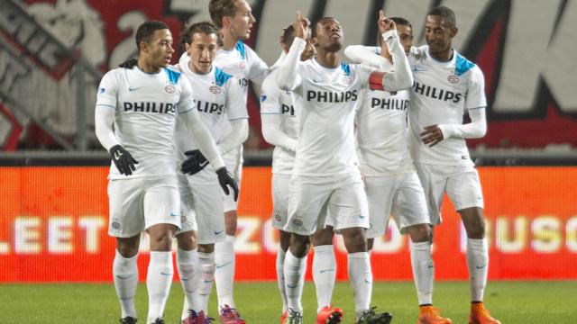 PSV op zondag 19 april gehuldigd bij binnenhalen titel