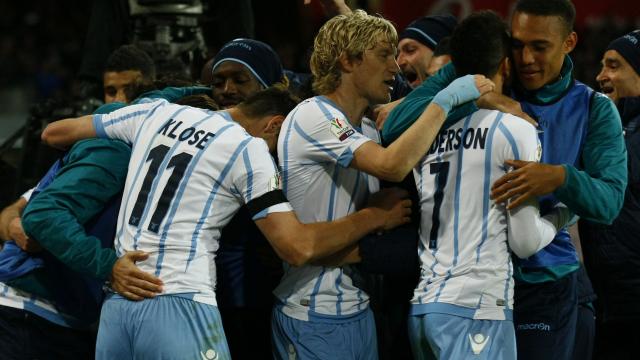 De Vrij en Braafheid met Lazio naar eindstrijd, Van der Wiel finalist met PSG