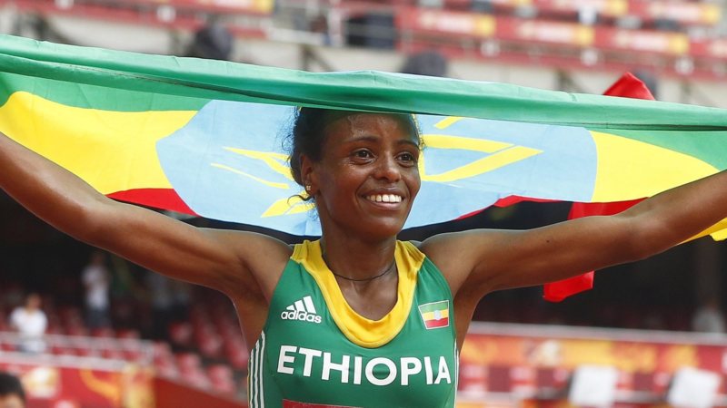 Goud Dibaba in bloedstollende marathon