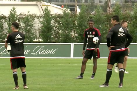 El Ghazi tovert vanaf stip