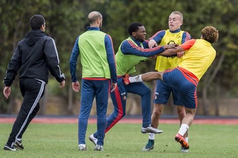 Vilhena en Nelom gaan elkaar te lijf