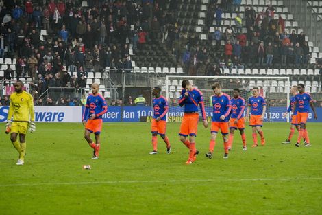AZ maakt Feyenoord kansloos