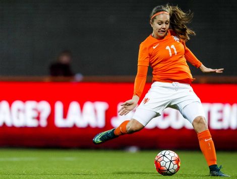 Voetbalsters Oranje verslaan Denemarken