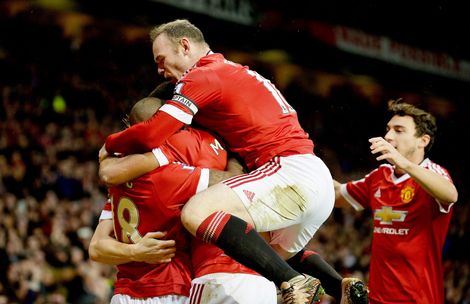 Rooney redt Van Gaal met wereldgoal