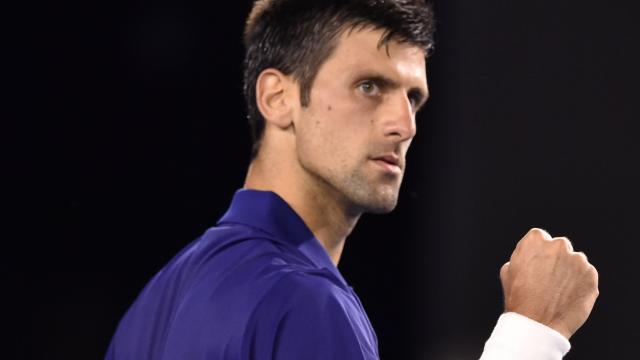 Djokovic en Federer verliezen geen set in tweede ronde