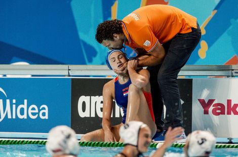 Waterpolosters geven ook Portugal afstraffing