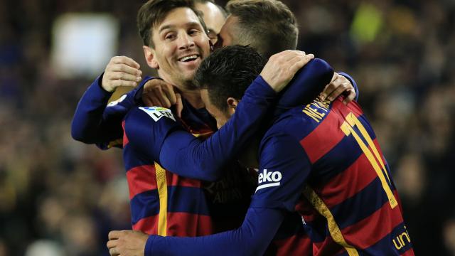 Henry zou het ‘krankzinnig’ vinden als Messi naast Gouden Bal grijpt