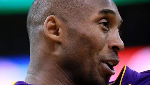 Kobe Bryant (37) laat Spelen schieten