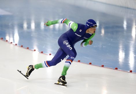 Kramer loopt uit, Swings mengt zich in strijd