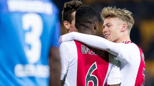 Ajacied Fischer heeft broertje dood aan social media