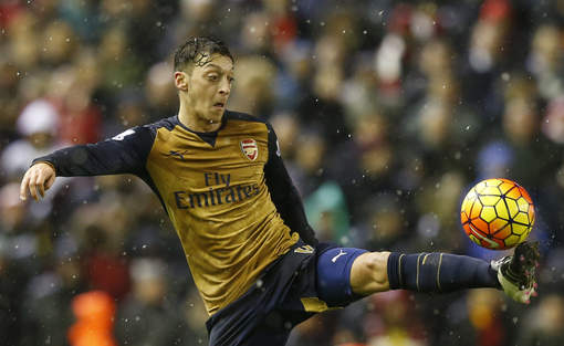 Arsenal in Engelse kraker met fitte Özil en Sánchez