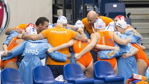 Waterpolosters naar finale EK na zege op Spanje