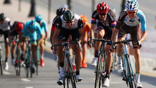 Dumoulin baalt van ‘domme fout’ in eerste rit Ronde van Oman