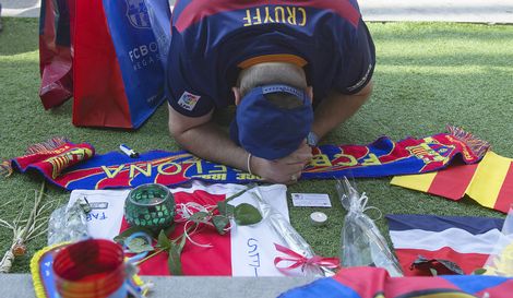 Dankbetuigingen en kaarsjes bij Camp Nou