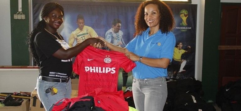 Rotary Club Paramaribo Central doneert gezondheid en sportmateriaal