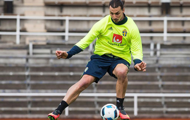 Ibrahimovic refuses to confirm Man United talks