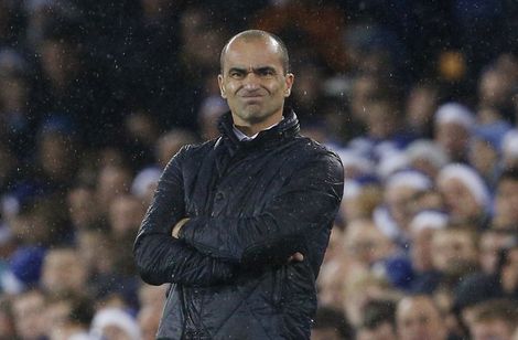 Everton zet Martinez op straat