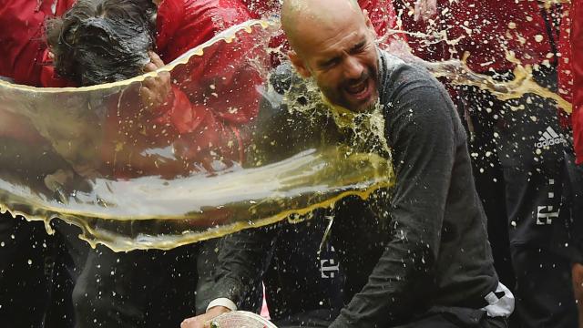 Duitse voetbalbond verbiedt ‘bierdouche’ na bekerfinale