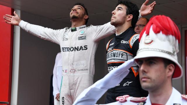 Hamilton dankt ‘gentleman’ Rosberg na winst in Monaco
