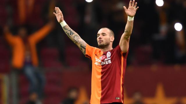 Twee Chinese clubs melden zich bij Galatasaray voor Sneijder