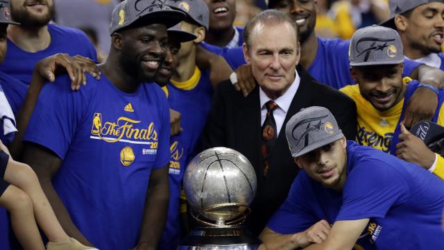 Warriors winnen beslissend duel en plaatsen zich voor NBA-finale