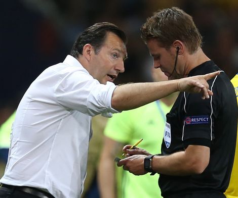 Brych fluit eerste kwartfinale EK