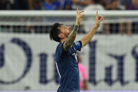 Messi sloopt VS in halve finale Copa