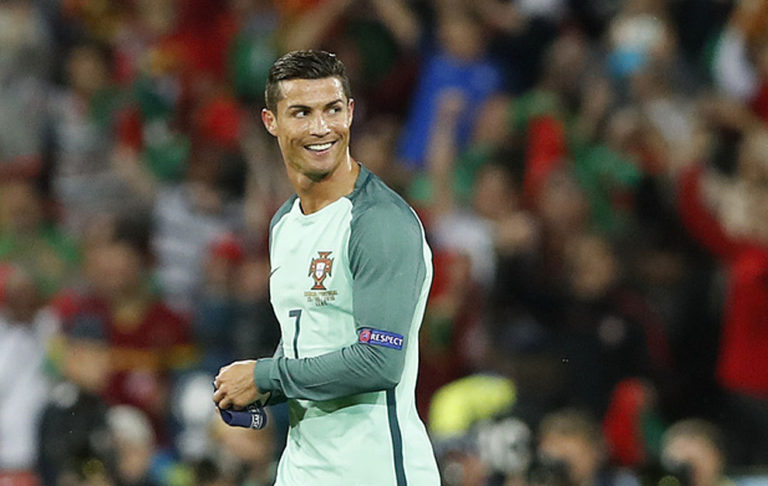 Ronaldo and Lewandowski duel for glory in Marseille