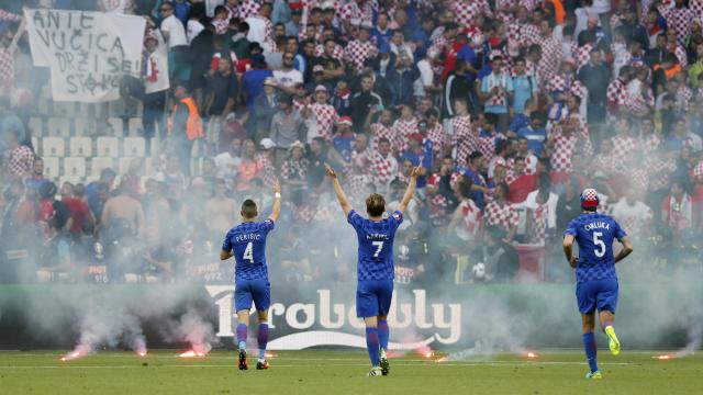 Kroatische voetbalbond krijgt 100.000 euro boete voor wangedrag fans