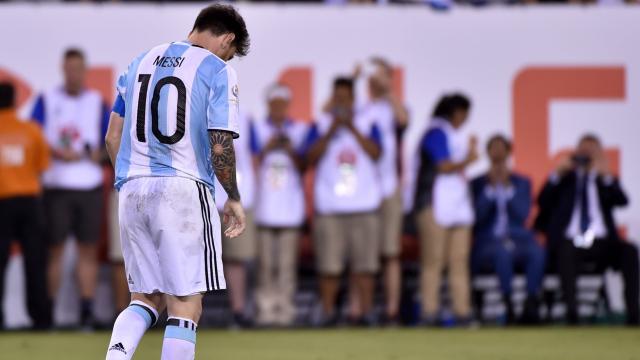 Maradona wil Messi op andere gedachten brengen