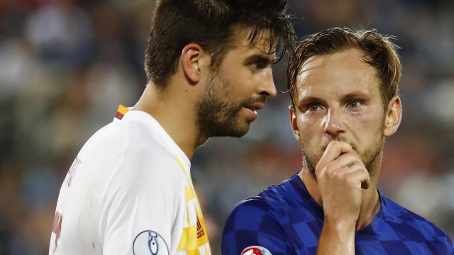 Piqué ontkent bewust opsteken middelvinger tijdens Spaans volkslied
