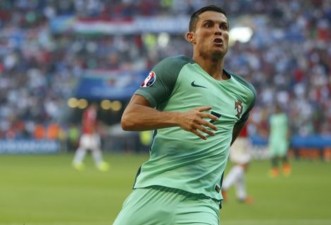 Portugal na remise met hakken over de sloot door: Ronaldo opgelucht