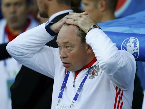 Minister van Sport kan bondscoach niet binnenboord houden:Slutski vertrekt definitief bij Russen