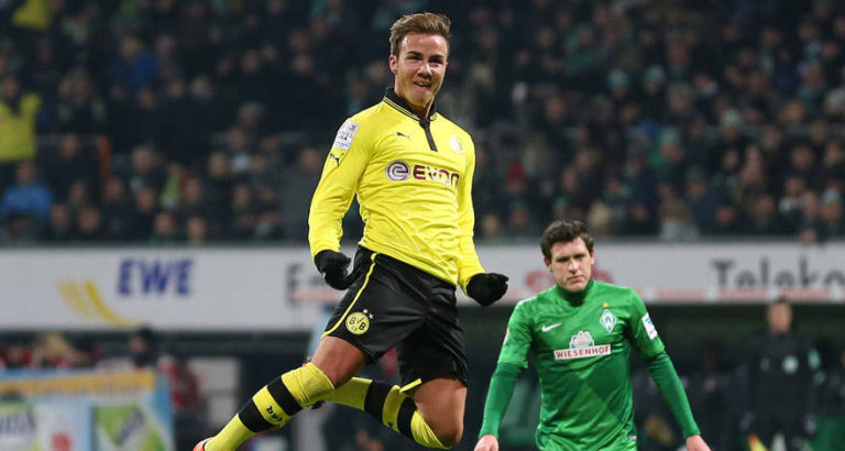 Borussia Dortmund re-sign Mario Götze