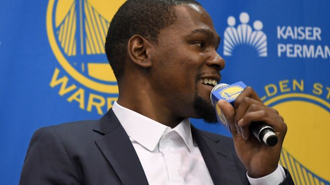 Kevin Durant explains why he hid in his bed after leaving the Thunder