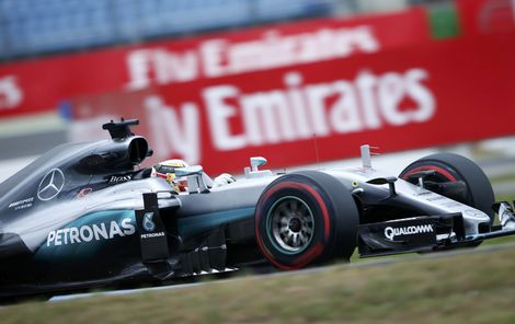 Hamilton schrikt zich een hoedje