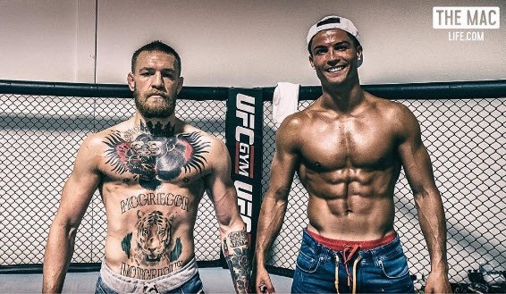 Ronaldo laat wereldkampioen MMA poepje ruiken