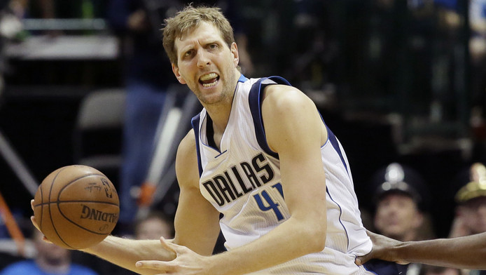 Veteraan Nowitzki tekent bij in Dallas