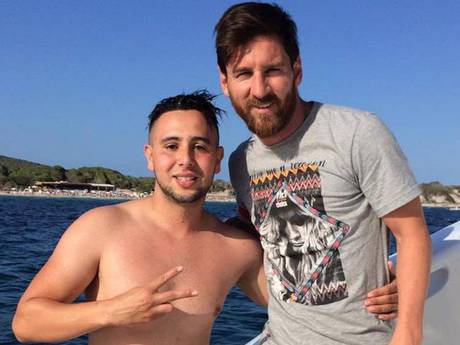 Fan zwemt 1 kilometer voor selfie met Messi op jacht