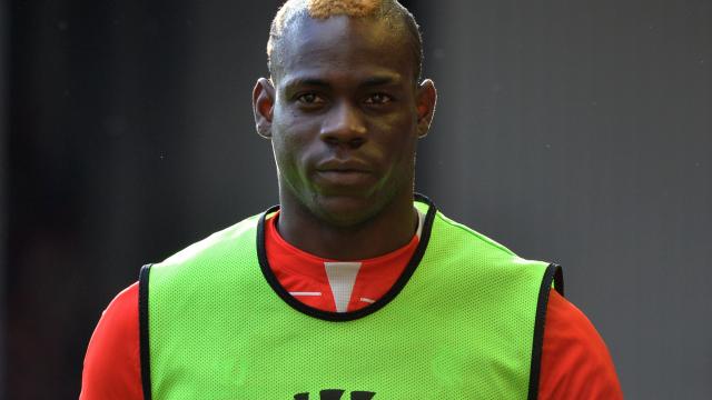 Klopp vertelt Balotelli dat hij moet vertrekken bij Liverpool