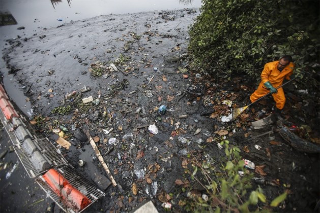 Lijken en uitwerpselen in Olympisch water