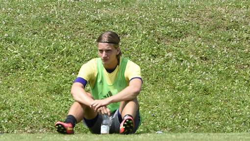 Mokkende Praet lichtgeblesseerd naar de kant