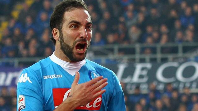 Napoli-voorzitter beschuldigt vertrokken Higuain van verraad