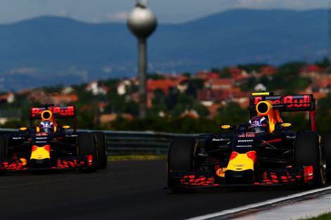 Verstappen opent als 6e